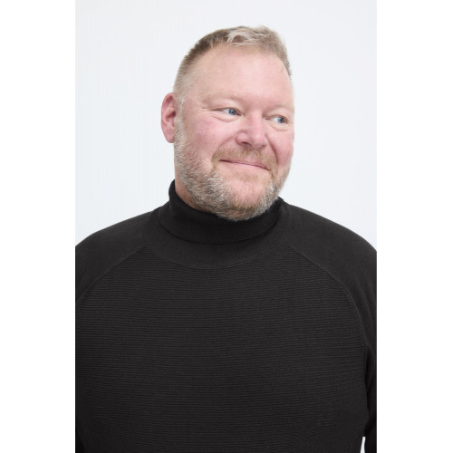 8905 - Blend Polo Neck Black